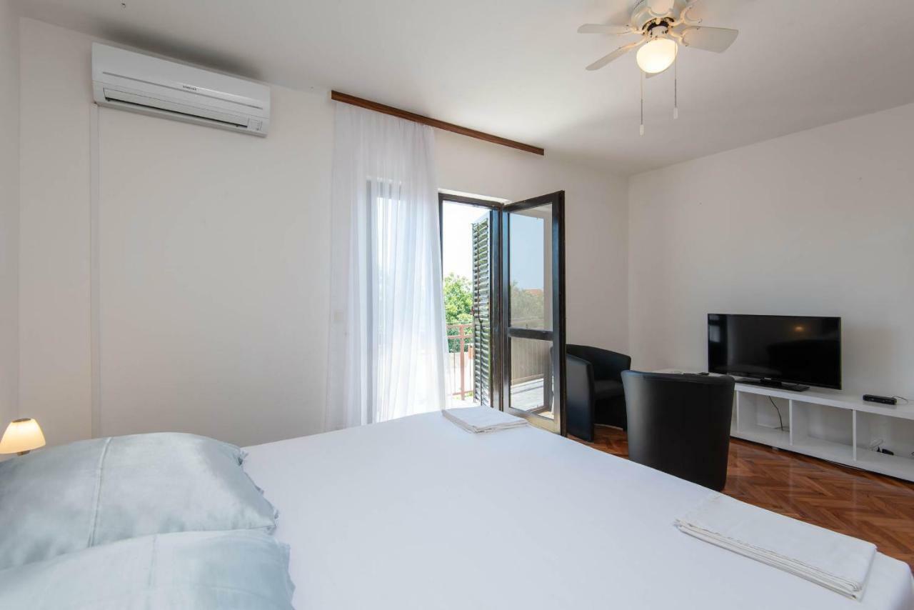 Ljiljana Apartment