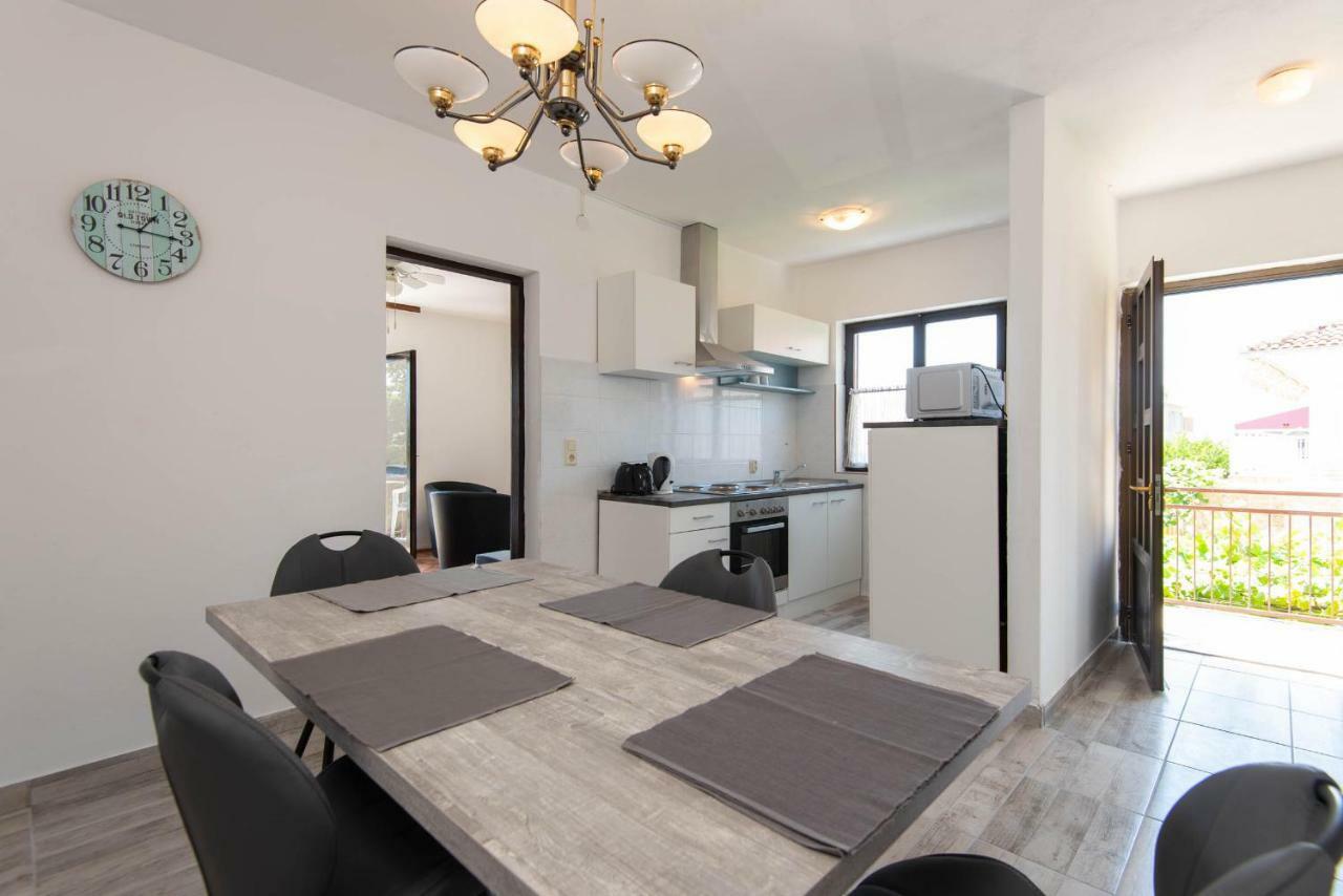 Ljiljana Apartment